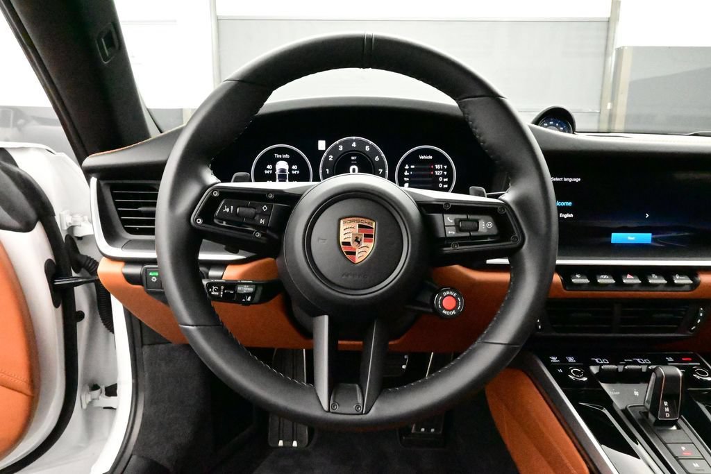 Certified 2026 Porsche 911 Targa 4 GTS AWD/4WD image 8