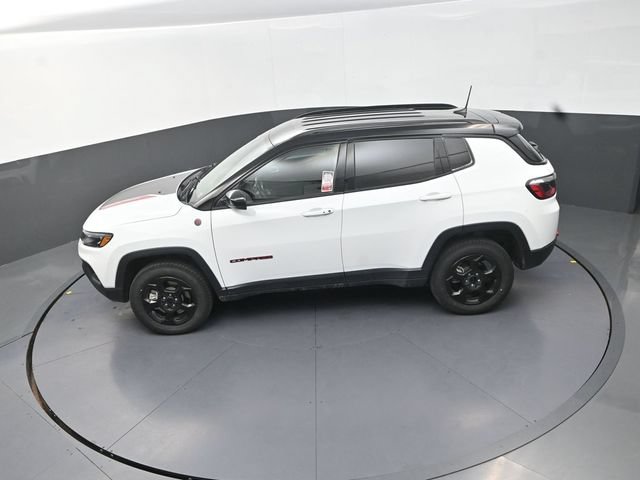 Used 2023 Jeep Compass Trailhawk w/ Trailhawk Convenience Group AWD/4WD image 14