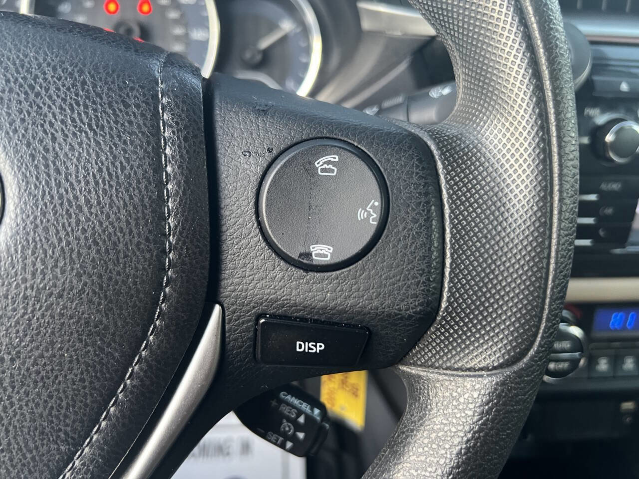 Used 2015 Toyota Corolla LE FWD image 22