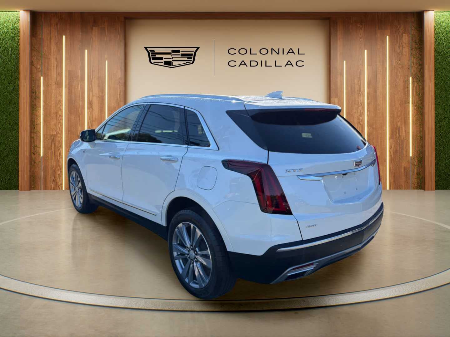 Used 2024 Cadillac XT5 Premium Luxury w/ LPO, Floor Liner Package AWD/4WD image 3