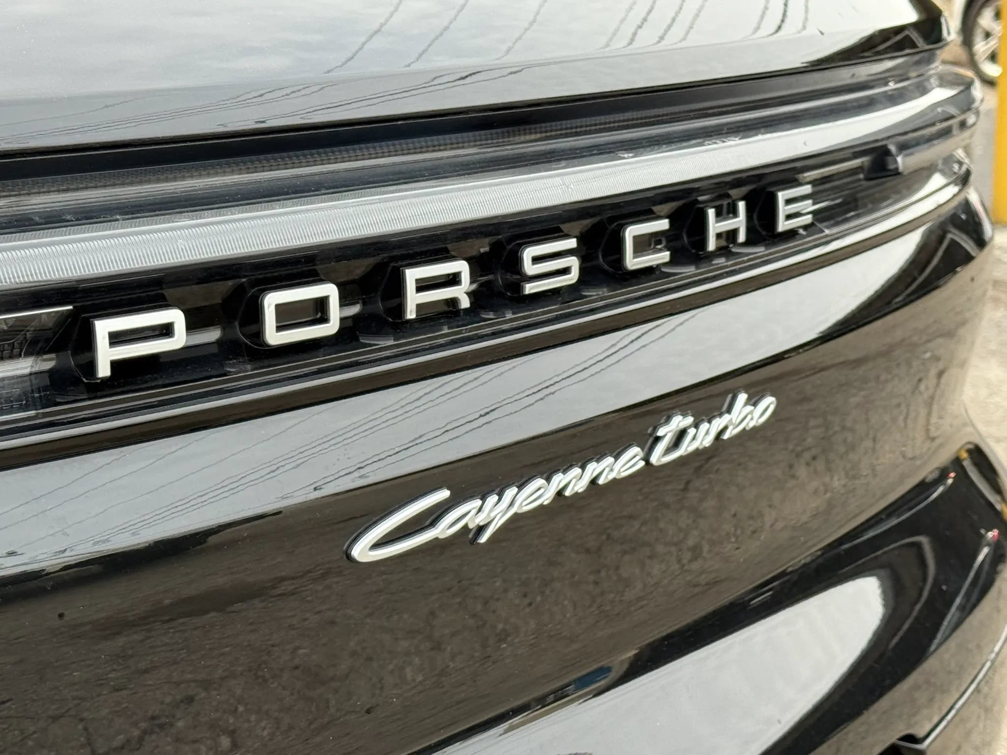 Used 2024 Porsche Cayenne Turbo AWD/4WD image 14