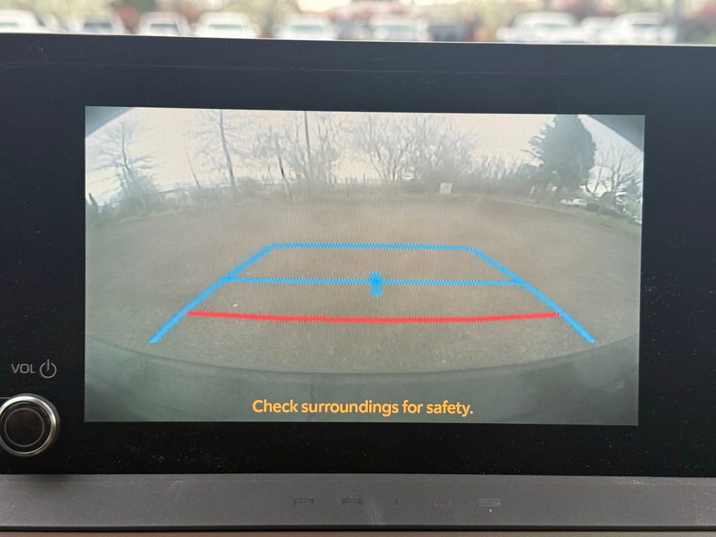 Used 2023 Toyota Prius LE image 11