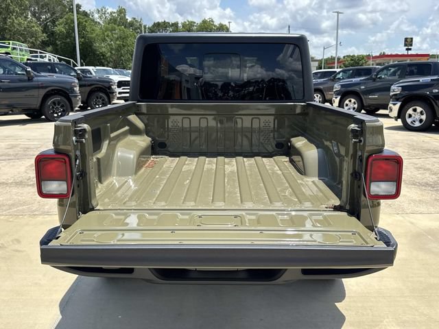 New 2026 Jeep Gladiator Sport AWD/4WD image 11