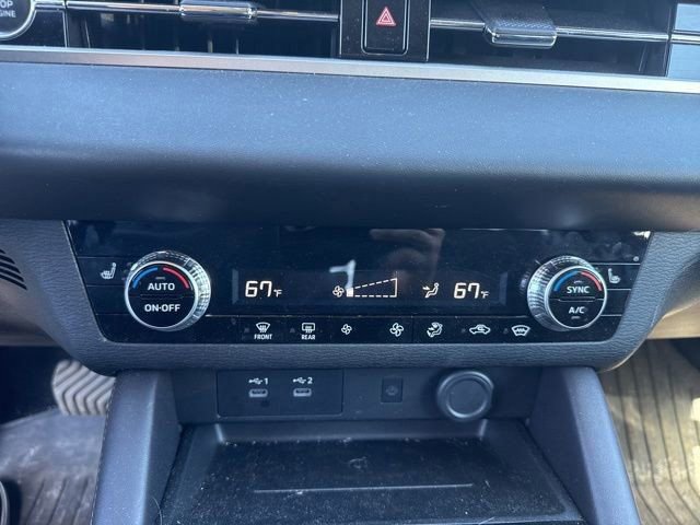 Used 2025 Mitsubishi Outlander SE image 10