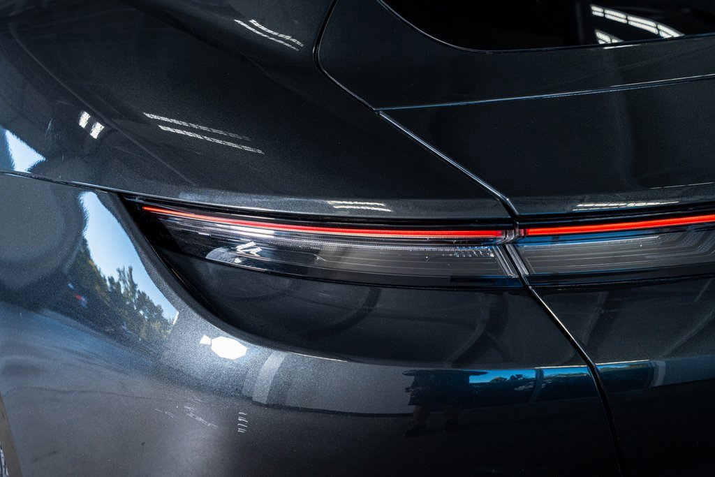 Used 2021 Porsche Taycan image 21