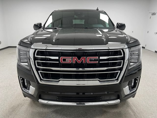 Used 2024 GMC Yukon SLT AWD/4WD image 3