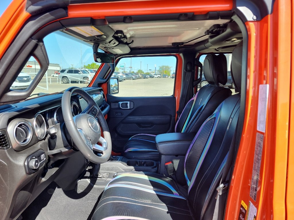 Used 2023 Jeep Wrangler Sahara AWD/4WD image 16