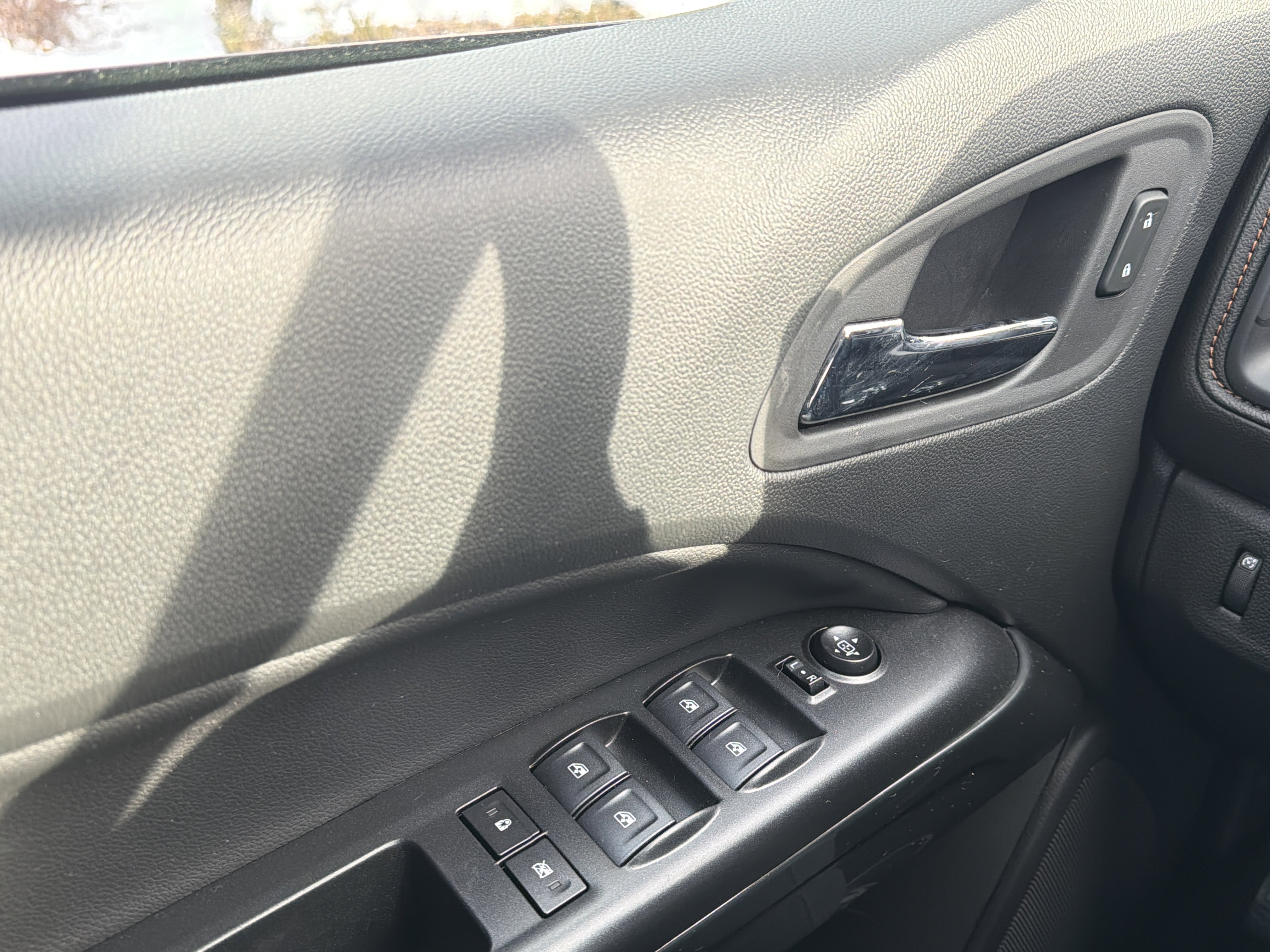 Used 2022 GMC Canyon AT4 w/ Trailering Package image 25