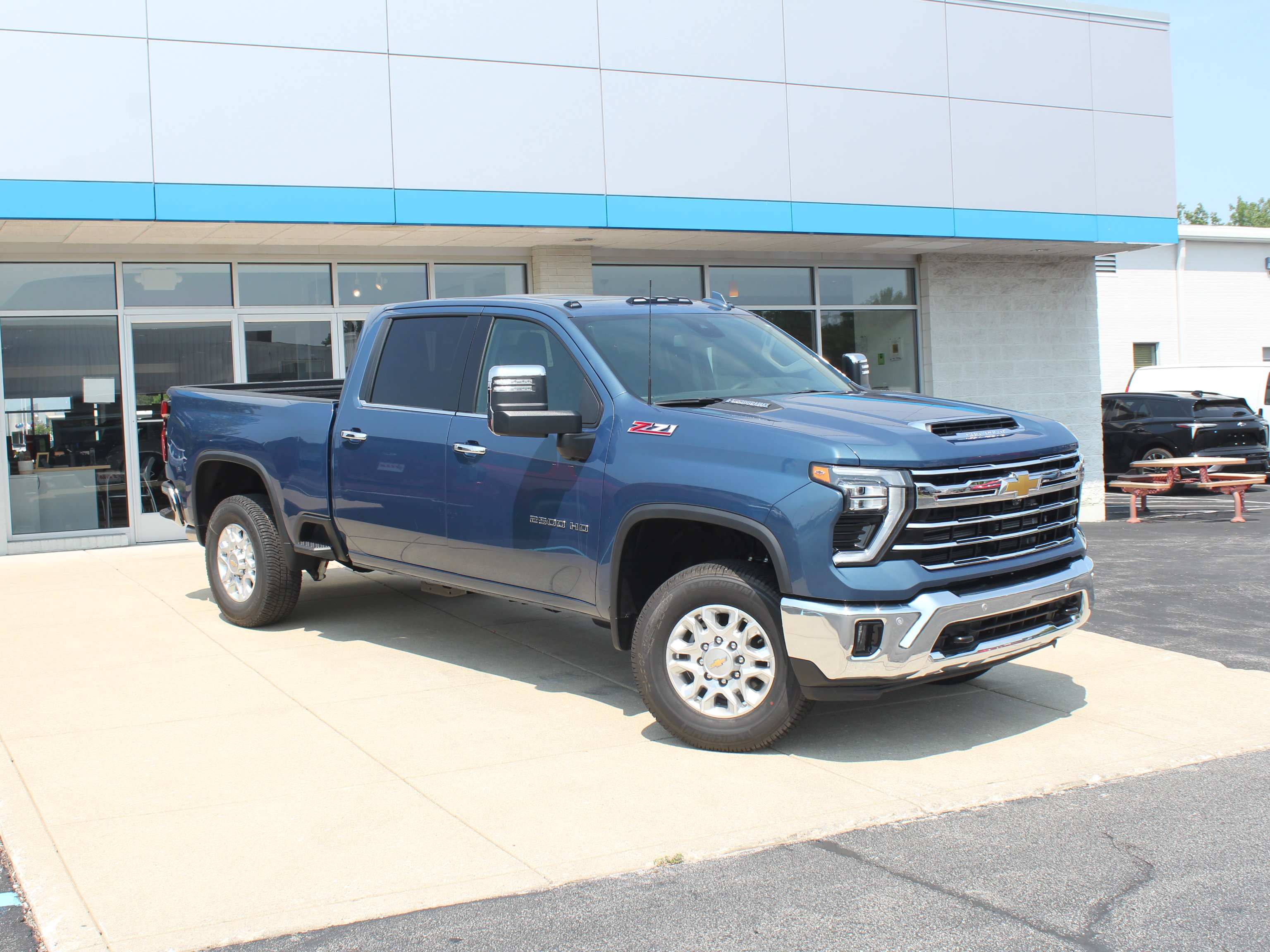 New 2026 Chevrolet Silverado 2500 LTZ w/ LTZ Convenience Package AWD/4WD image 2