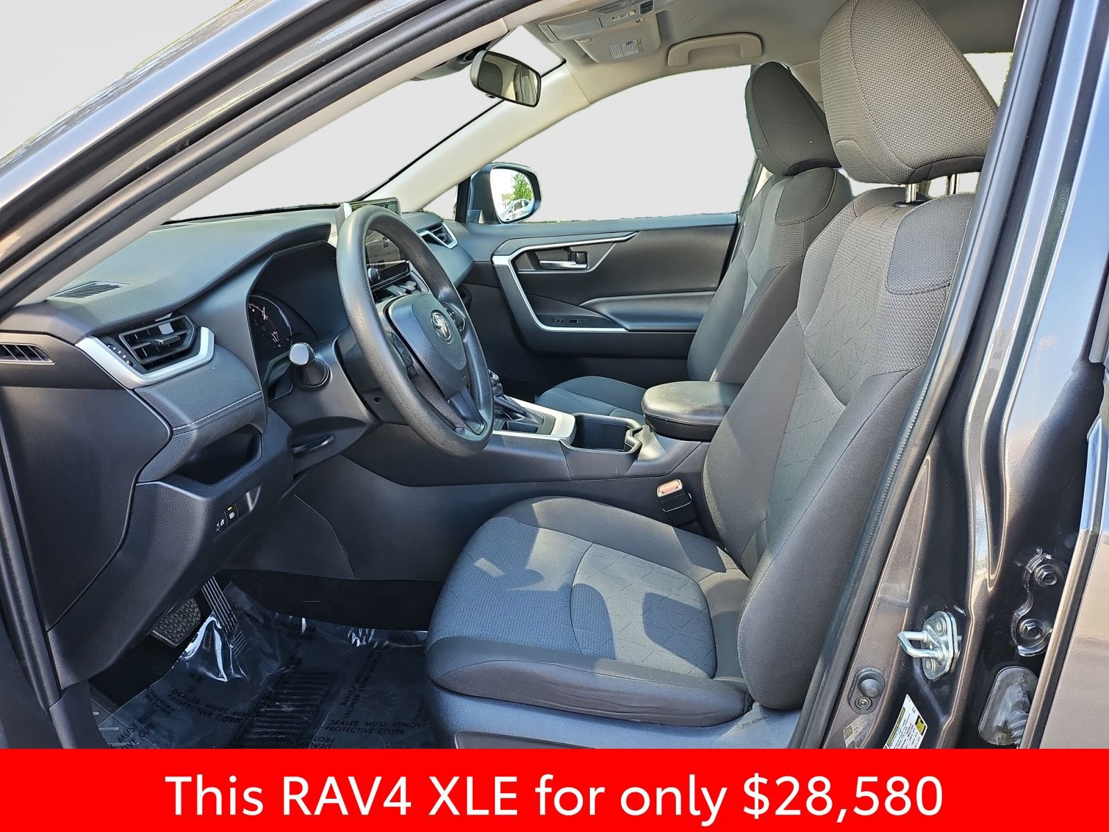 Used 2024 Toyota RAV4 XLE FWD image 22