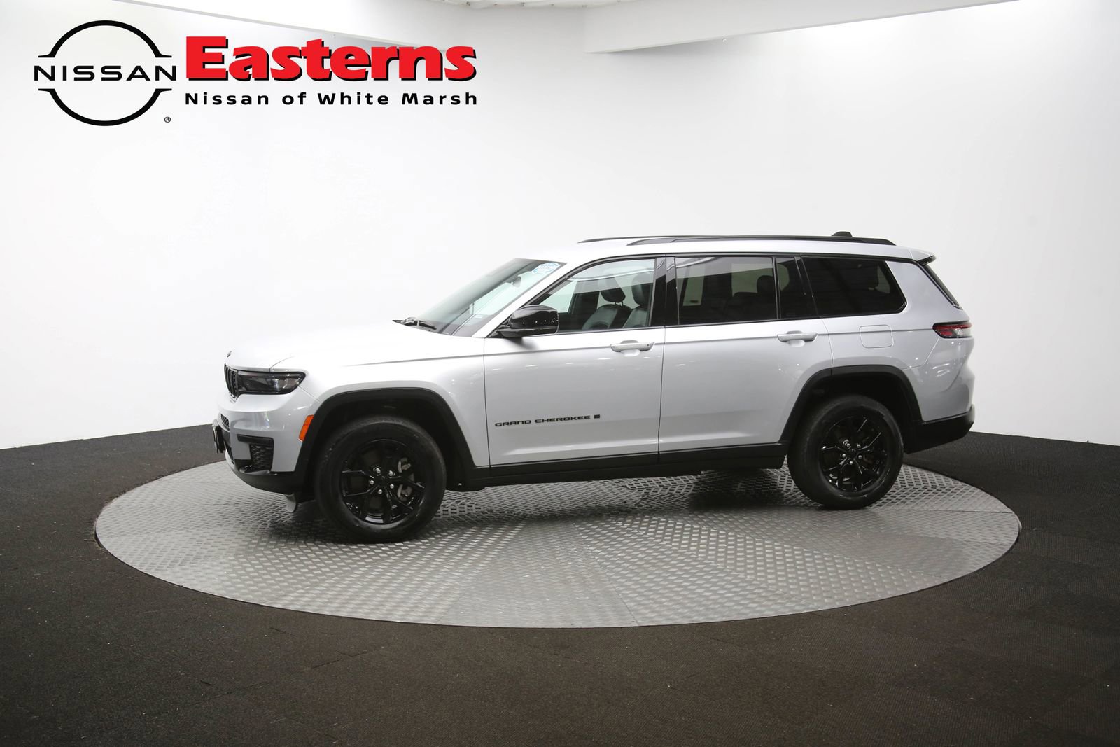 Used 2024 Jeep Grand Cherokee L Laredo image 77