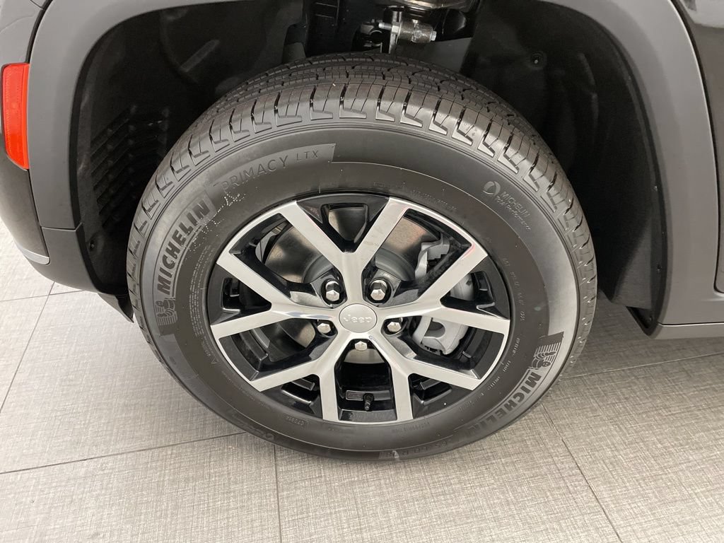 New 2025 Jeep Grand Cherokee L Limited RWD image 8