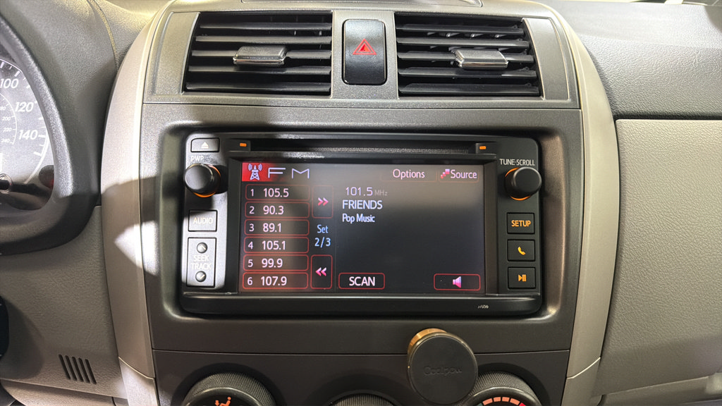 Used 2013 Toyota Corolla LE w/ Premium Pkg FWD image 25