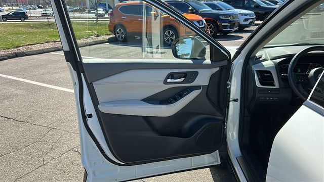 Certified 2023 Nissan Rogue SL w/ SL Premium Package AWD/4WD image 8