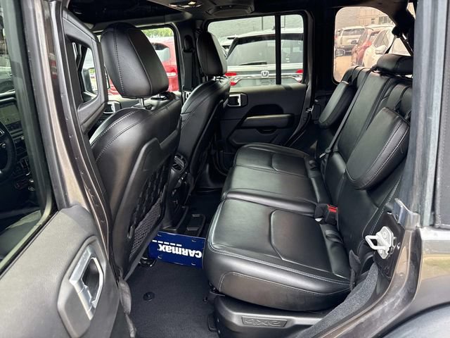 Used 2022 Jeep Wrangler Unlimited Rubicon 4xe w/ Cold Weather Group AWD/4WD image 16