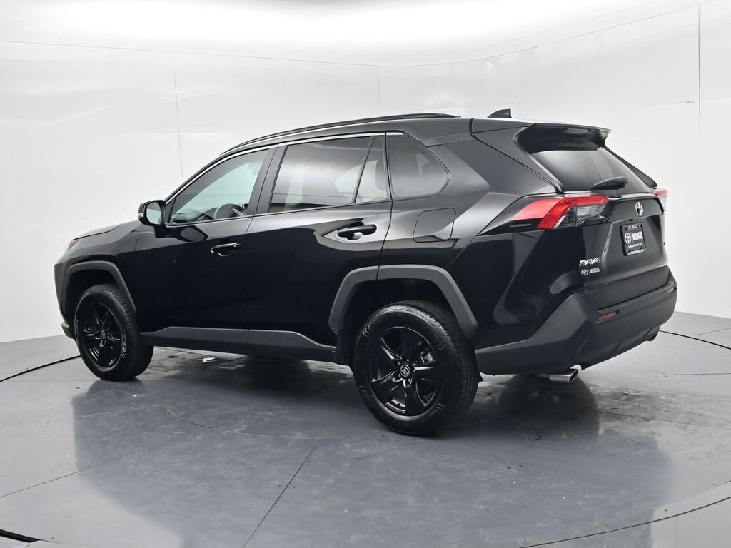 Used 2024 Toyota RAV4 XLE FWD image 5