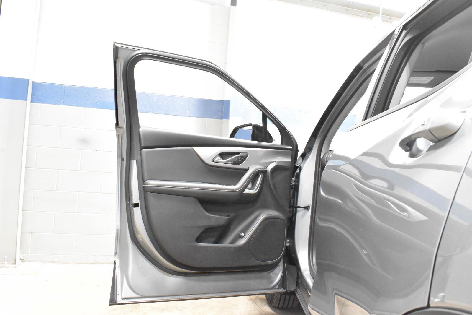Used 2024 Chevrolet Blazer LT w/ Convenience Package FWD image 13
