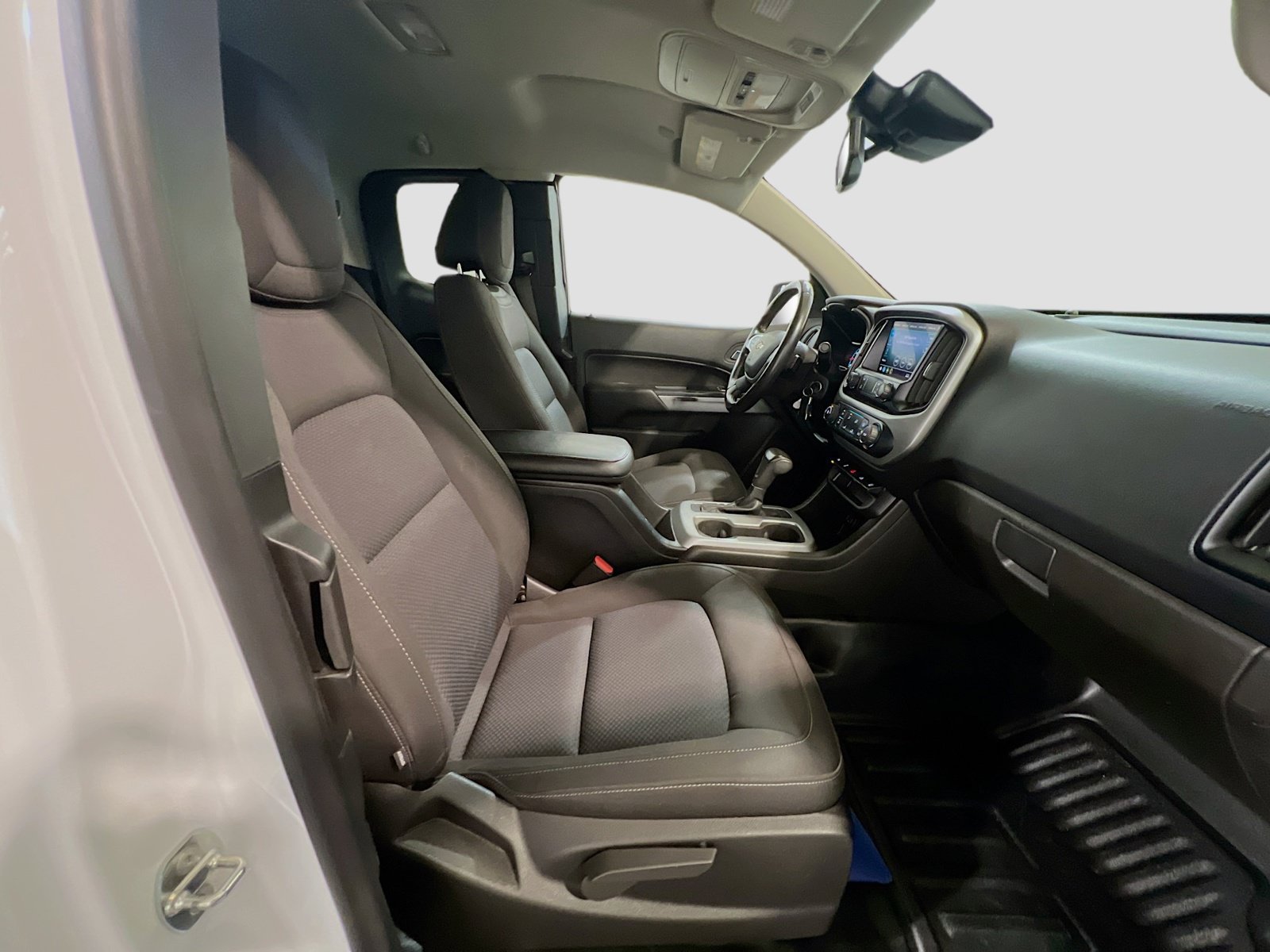 Used 2021 Chevrolet Colorado LT w/ Fleet Safety Package RWD image 19