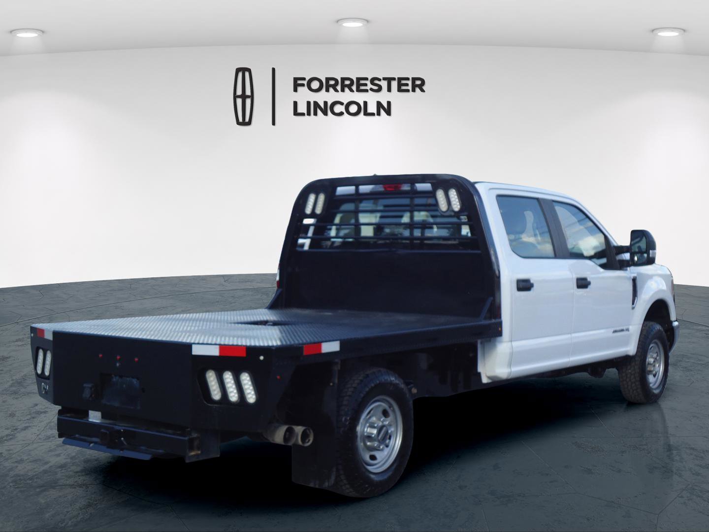 Used 2021 Ford F250 XL w/ Power Equipment Group AWD/4WD image 3