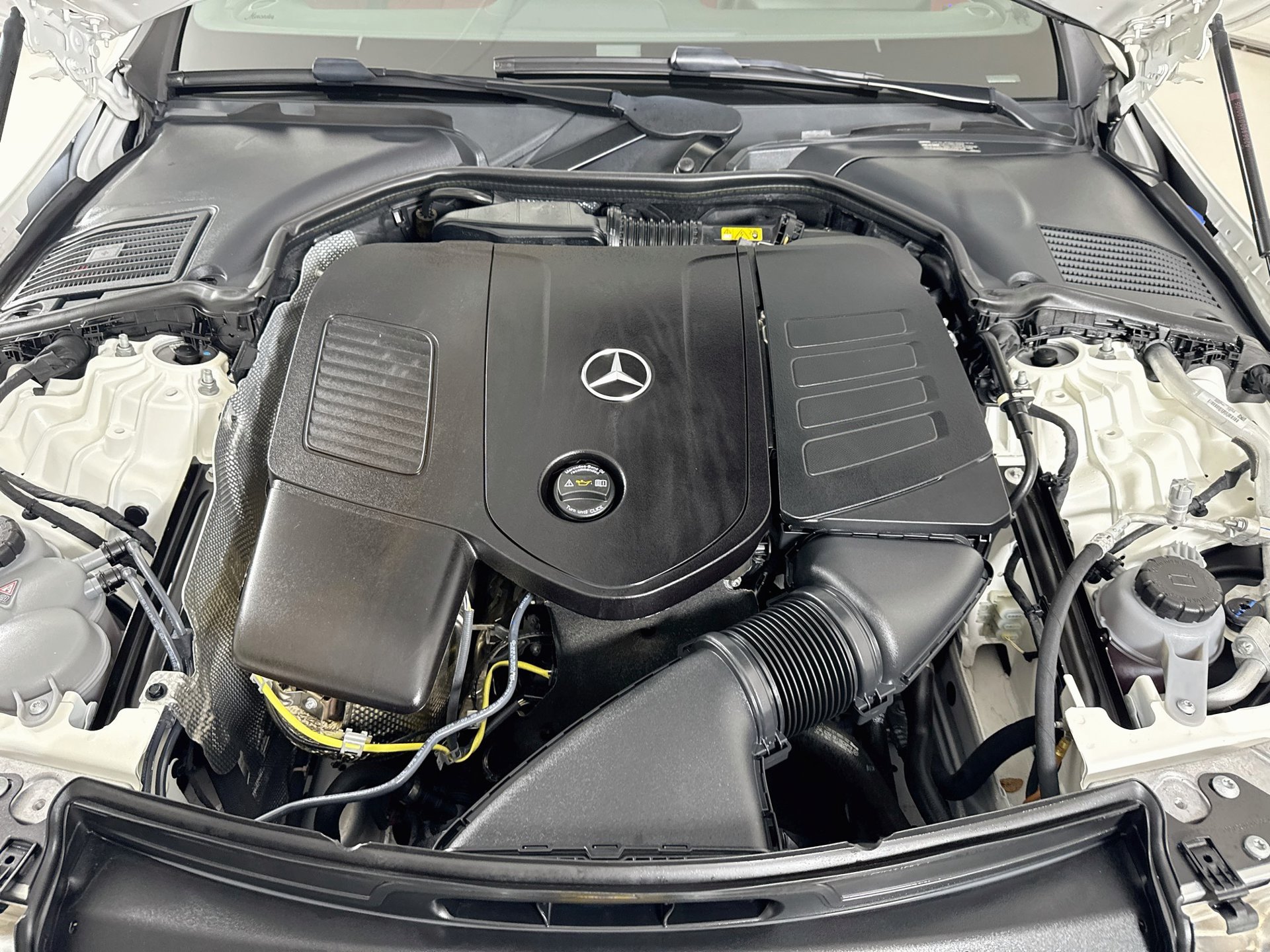 Used 2024 Mercedes-Benz CLE 300 4MATIC Coupe image 33