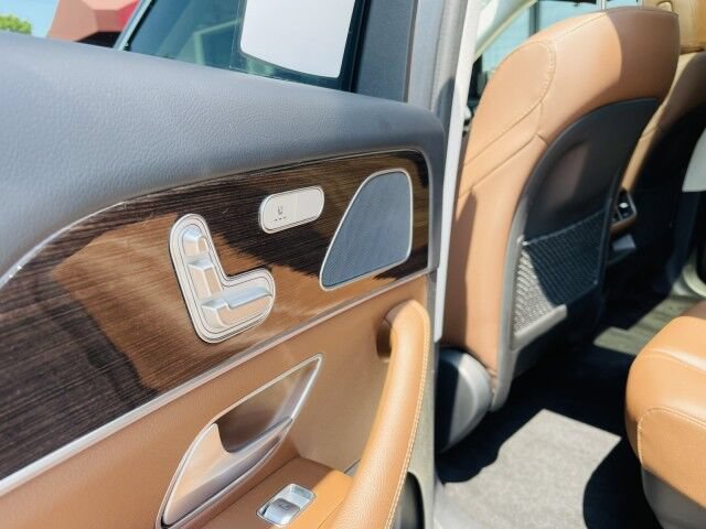 Used 2024 Mercedes-Benz GLE 350 4MATIC w/ 3rd Row Seat Package image 17