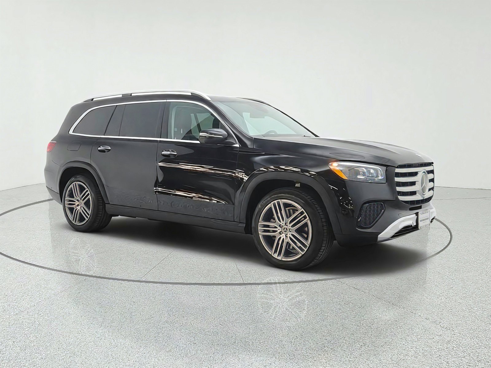Certified 2026 Mercedes-Benz GLS 450 4MATIC image 3