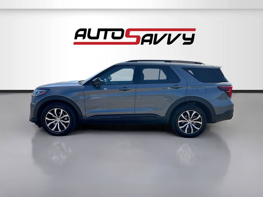 Used 2025 Ford Explorer ST-Line AWD/4WD image 4