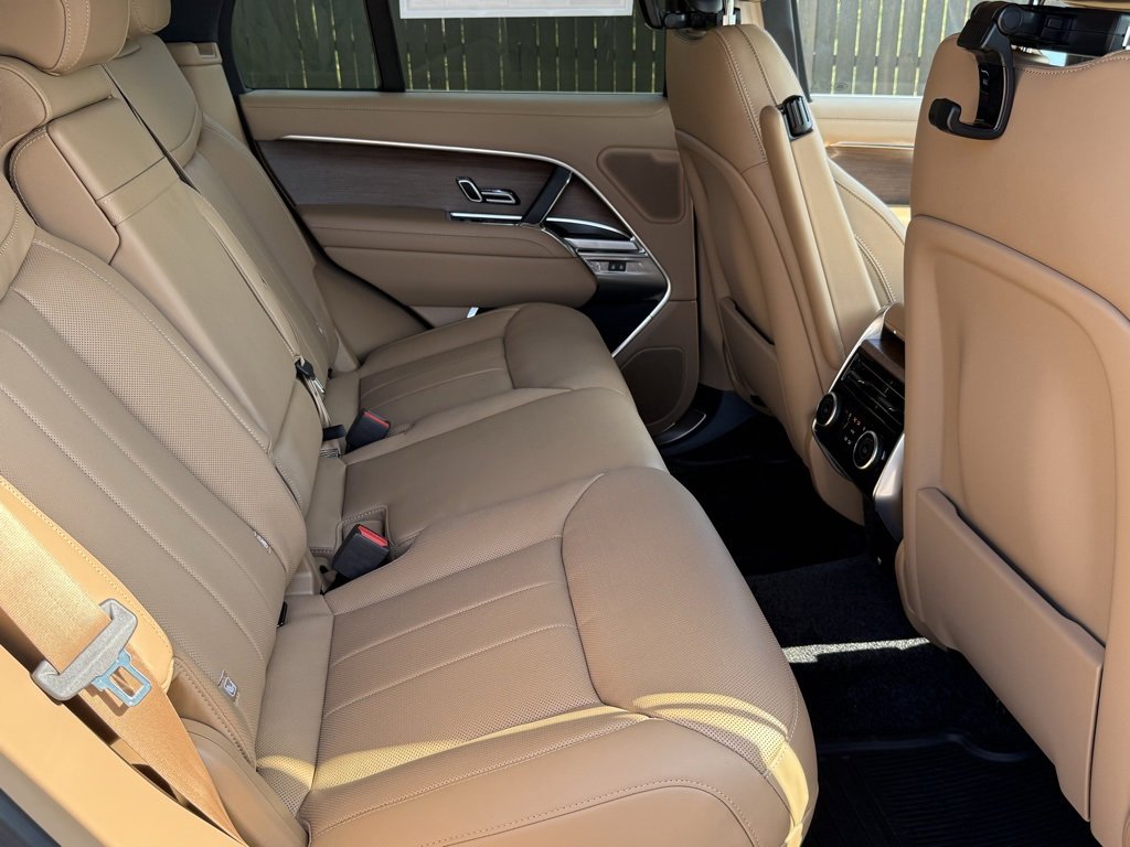 New 2025 Land Rover Range Rover SE image 33