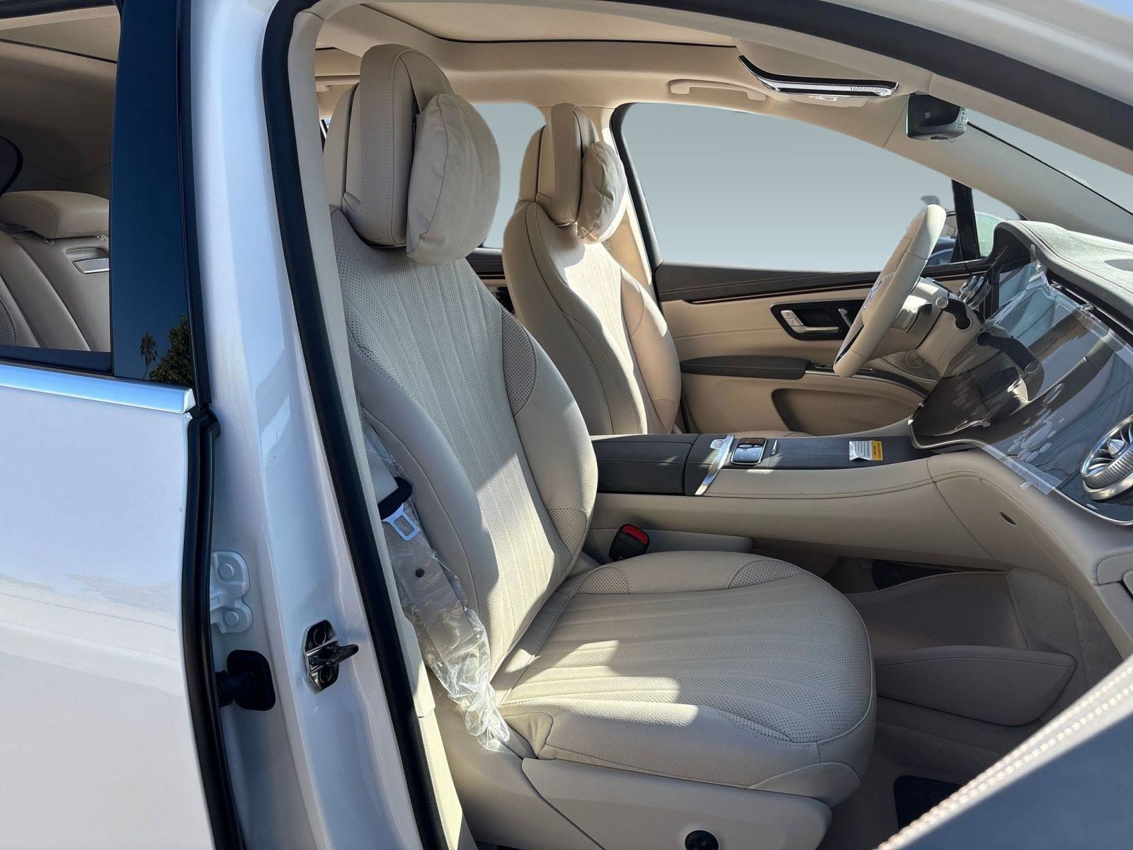 New 2026 Mercedes-Benz EQS 400 4MATIC SUV image 18