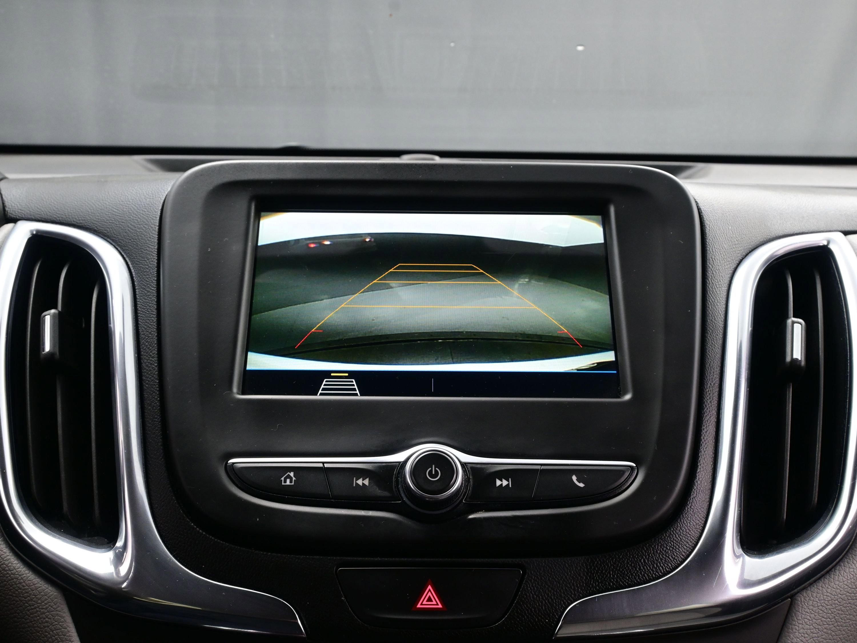 Used 2019 Chevrolet Equinox LS image 17