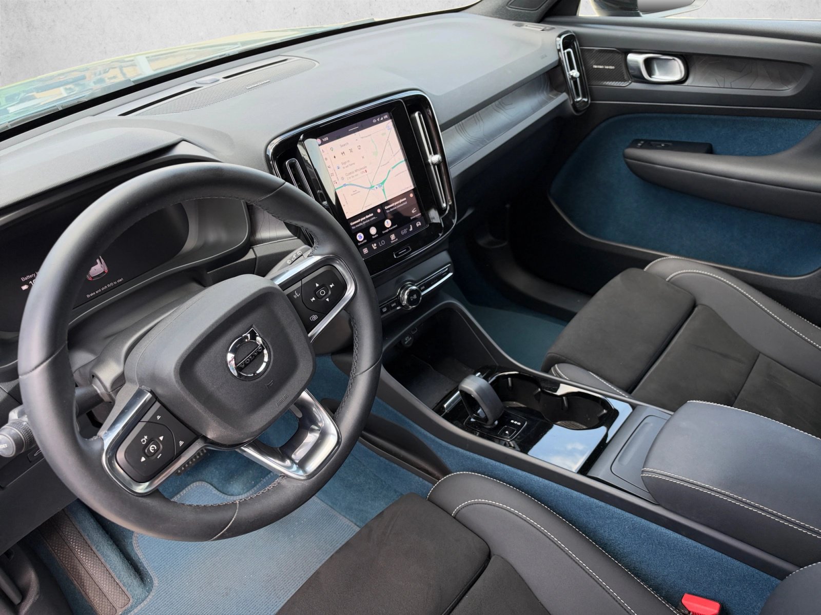 Used 2023 Volvo XC40 Recharge Ultimate AWD/4WD image 10