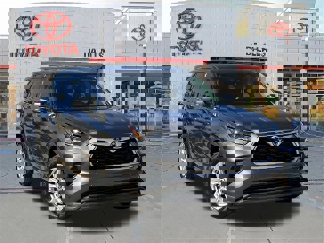 Used 2021 Toyota Highlander LE