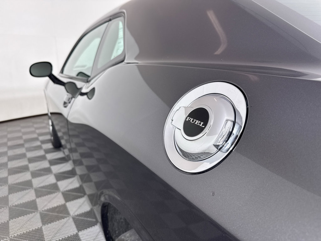 Used 2014 Dodge Challenger R/T image 25