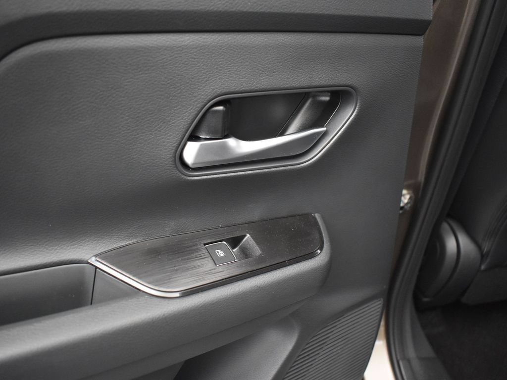 New 2026 Nissan Kicks SR w/ Illumination Package FWD image 15
