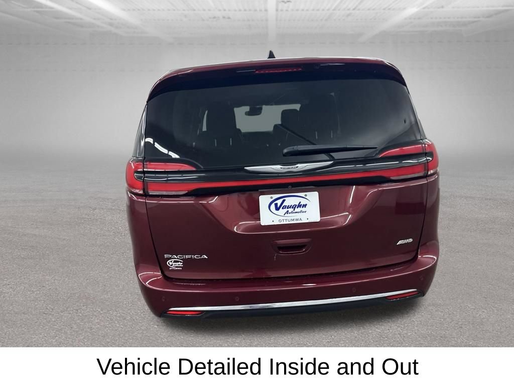Used 2023 Chrysler Pacifica Touring-L AWD/4WD image 12