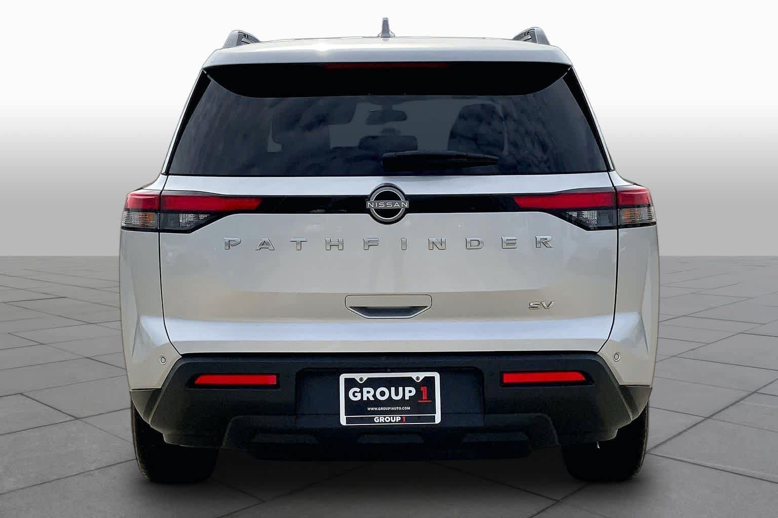 Used 2024 Nissan Pathfinder SV FWD image 5