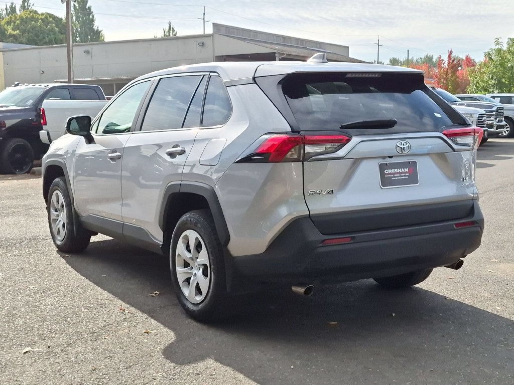 Used 2025 Toyota RAV4 LE AWD/4WD image 5
