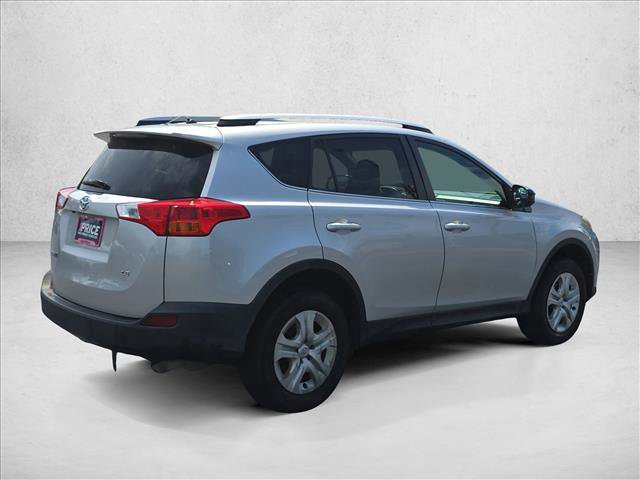 Used 2015 Toyota RAV4 LE FWD image 4