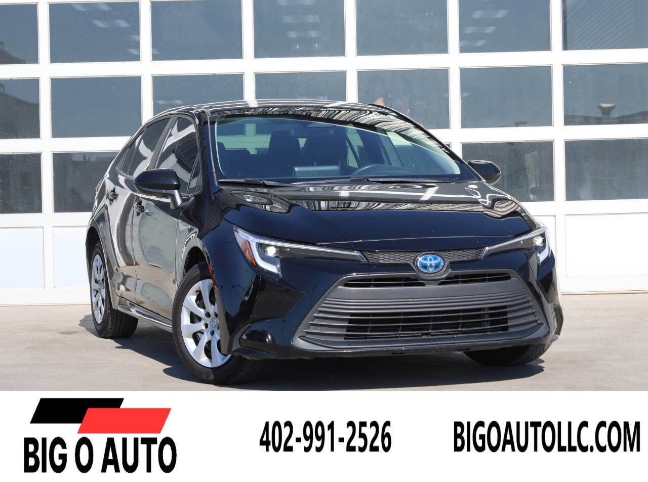 Used 2024 Toyota Corolla LE FWD image 1