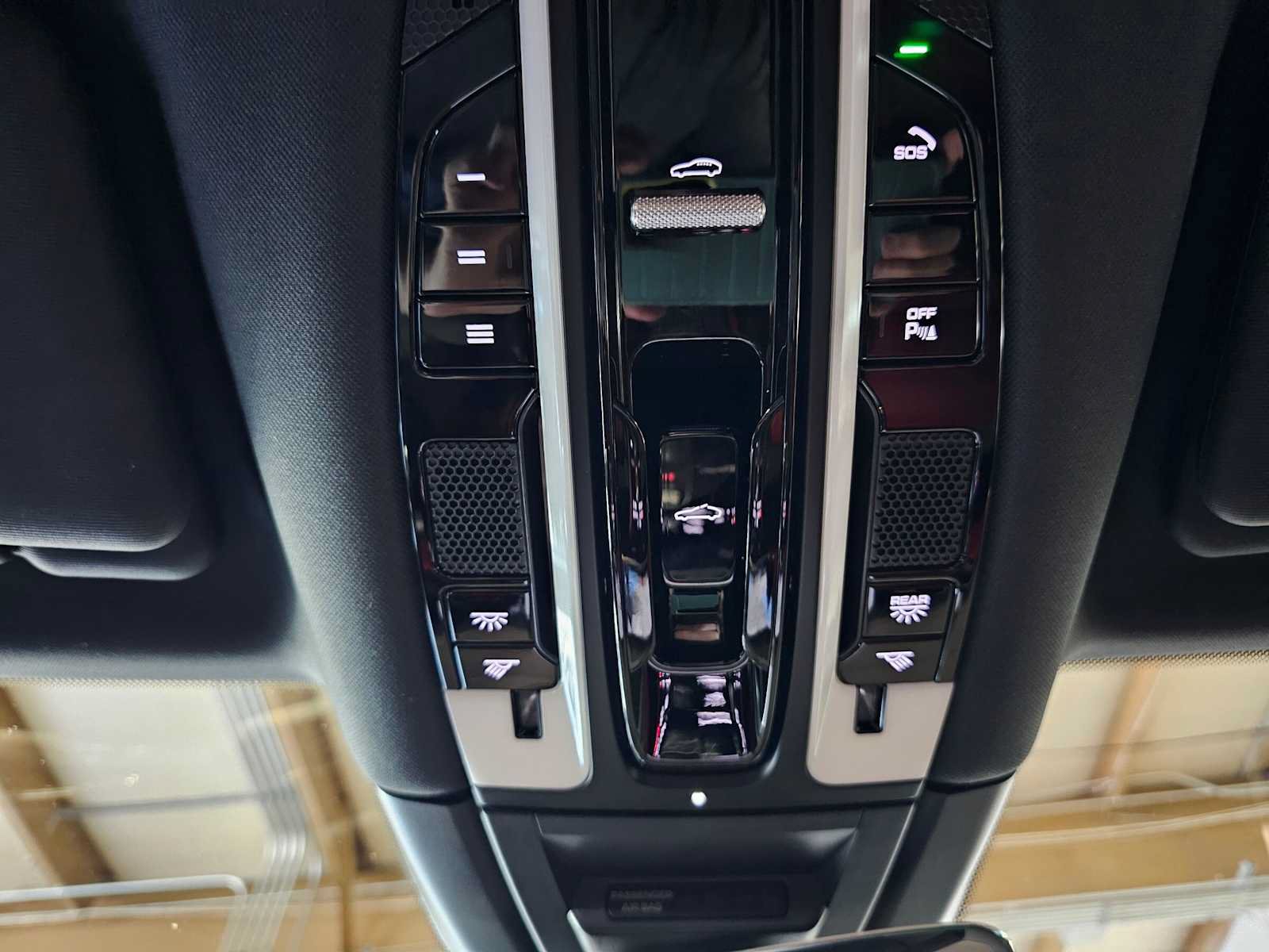 Used 2019 Porsche Cayenne AWD/4WD image 32