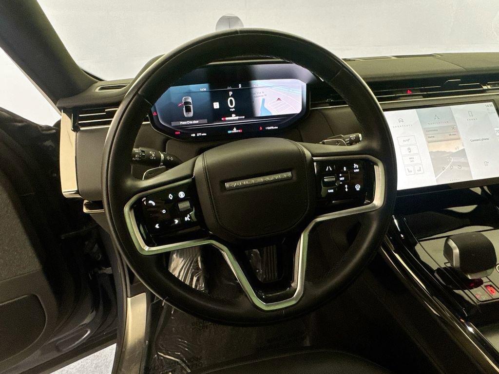 Used 2024 Land Rover Range Rover Sport SE image 11
