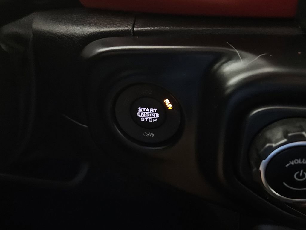 Used 2020 Jeep Gladiator Rubicon w/ LED Lighting Group AWD/4WD image 17