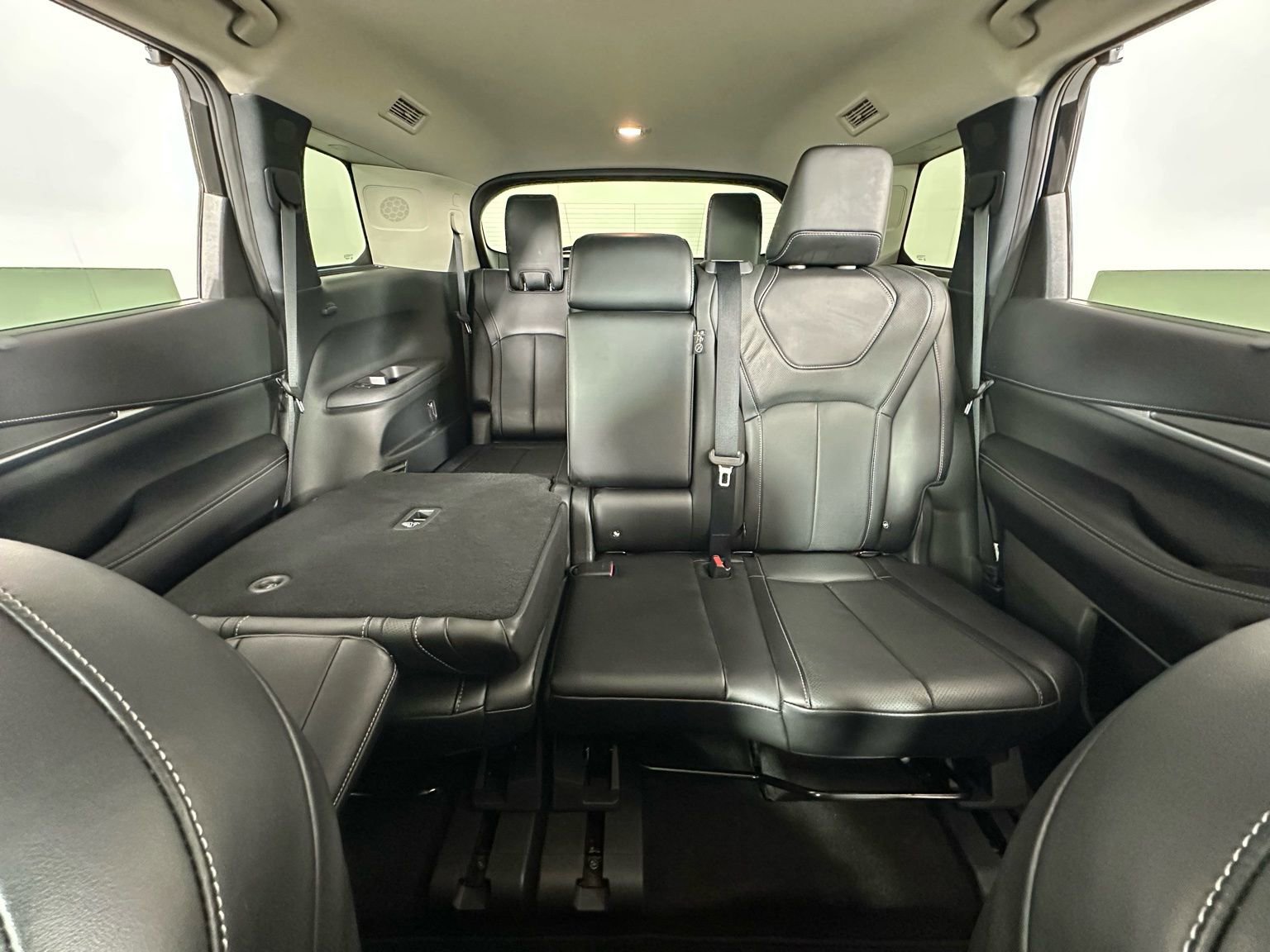 Used 2023 INFINITI QX60 Luxe w/ Cargo Package image 4