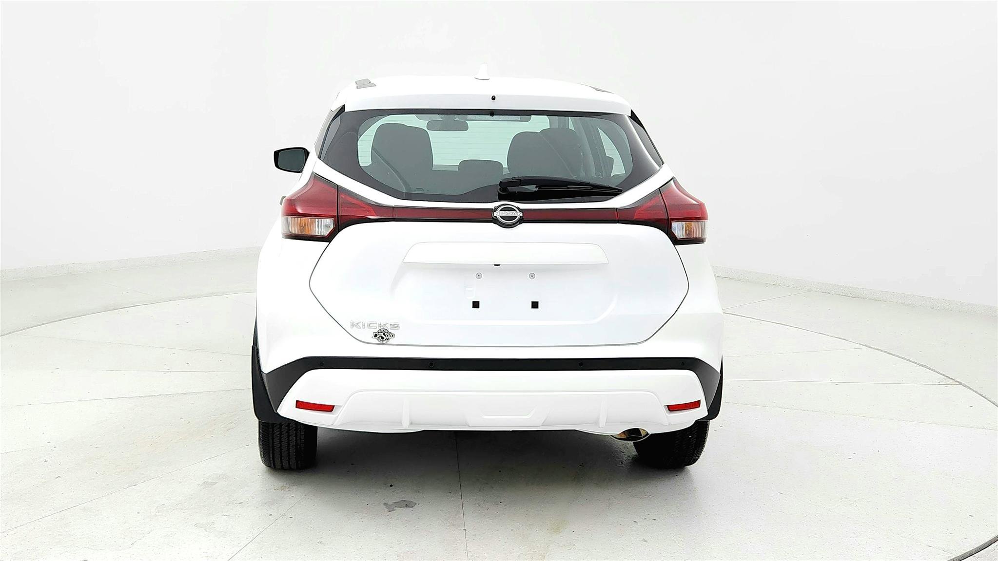 Used 2025 Nissan Kicks Play S FWD image 4