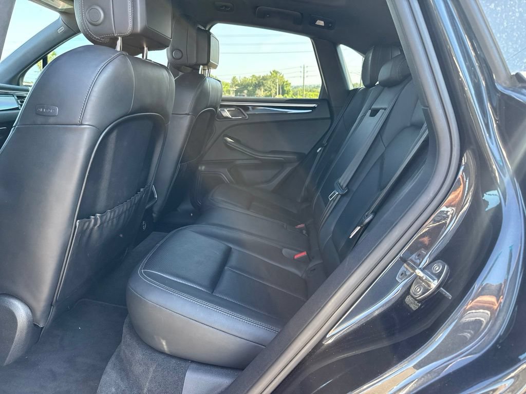 Used 2023 Porsche Macan Turbo AWD/4WD image 9