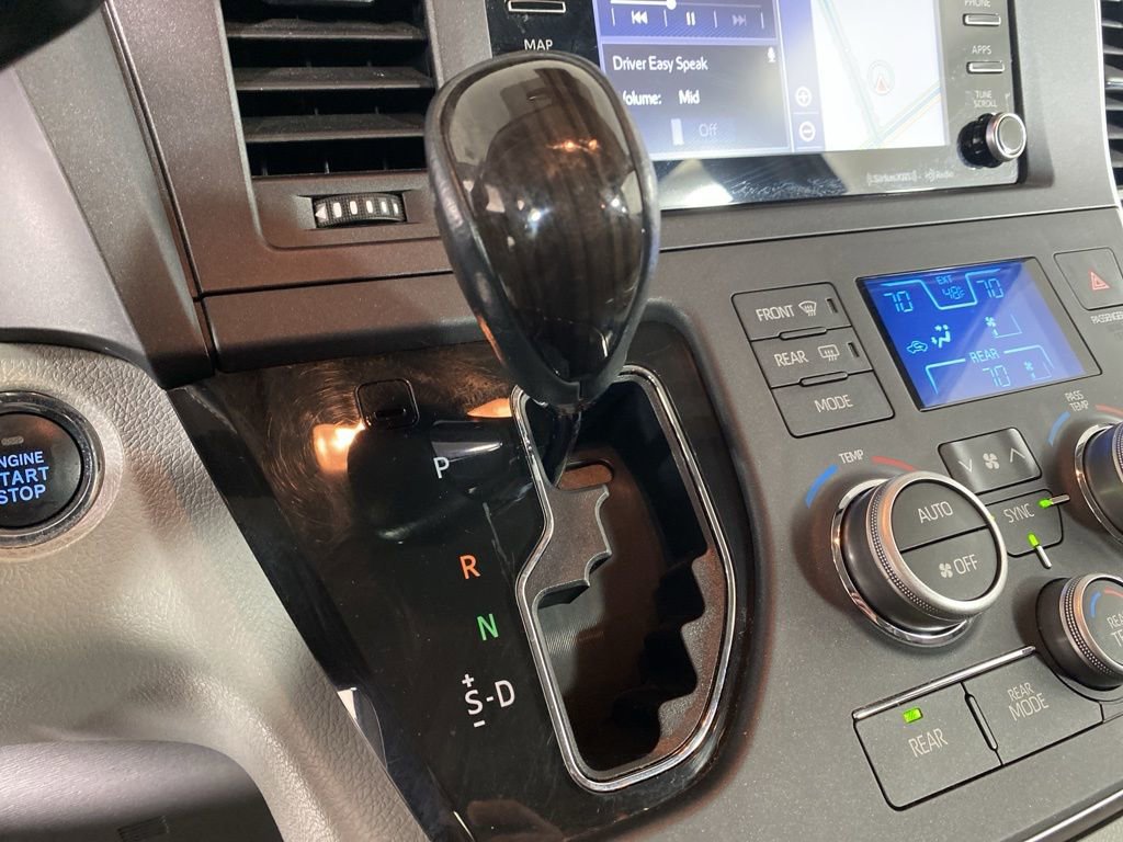 Used 2018 Toyota Sienna XLE w/ XLE Navigation Package image 16