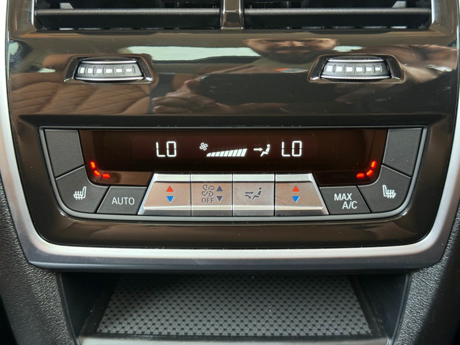 Used 2024 BMW X7 xDrive40i AWD/4WD image 42