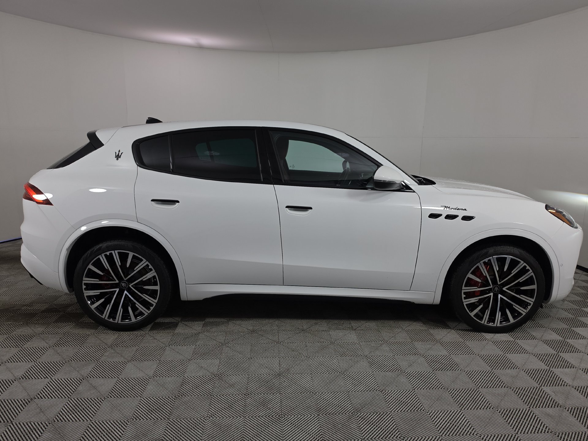 Used 2025 Maserati Grecale Modena AWD/4WD image 8