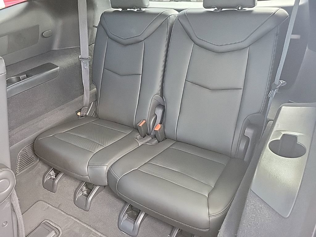 Used 2025 Cadillac XT6 Premium Luxury FWD image 36