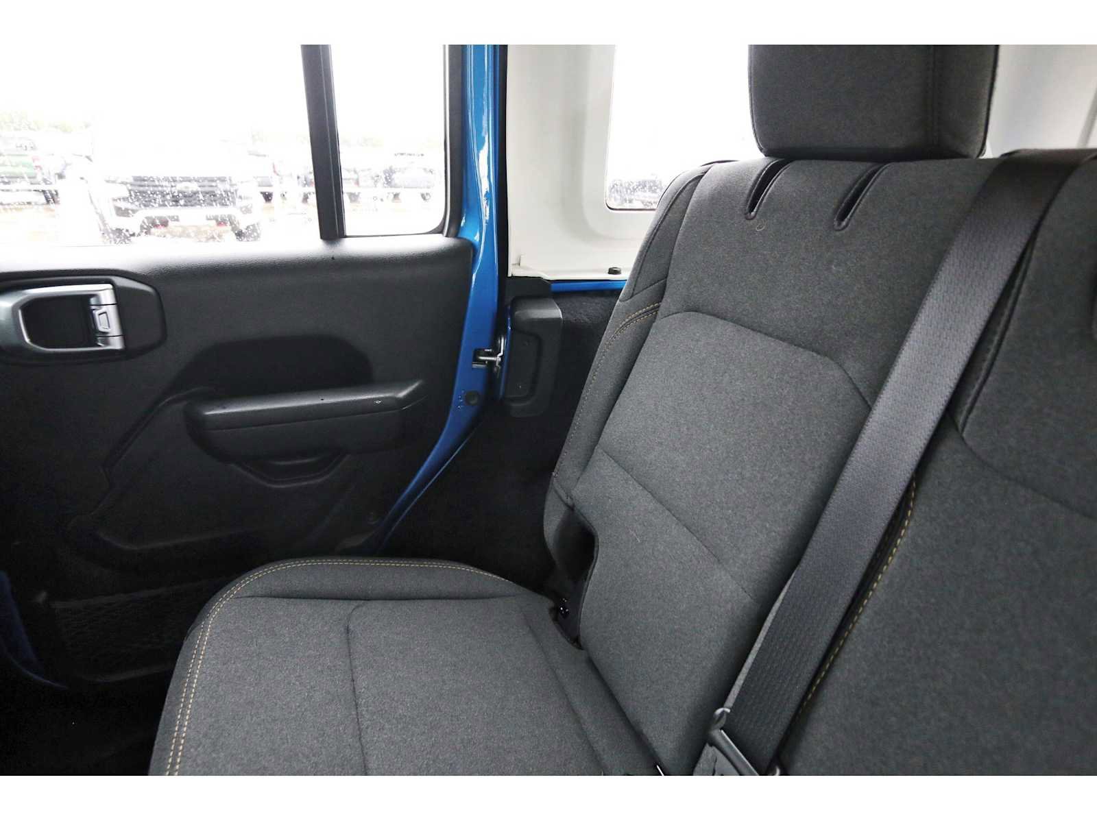 Used 2025 Jeep Wrangler Unlimited Sport AWD/4WD image 9